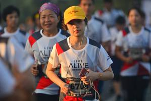 BIB: 670
                            <button type="button" onclick="openModal(6413636)" class="btn btn-primary btn-sm float-right btn-popup" data-toggle="modal" data-target=".modal-high-quality">
                        <i class="fas fa-shopping-cart"></i> Add to Cart
                    </button>
                                            <button type="button" onclick="isThisMe(6413636, true)" class="btn btn-success btn-sm float-right btn-popup btn-isme hidden" data-toggle="tooltip" data-placement="bottom" title="นี่คือรูปของคุณใช่ไหม คลิกที่นี่เพื่อเอาเข้าอัลบั้ม">
                        <i class="fas fa-plus"></i> Add to album
                    </button>
                    <button type="button" onclick="isThisMe(6413636, false)" class="btn btn-warning btn-sm float-right btn-popup btn-isnotme hidden">
                        <i class="fas fa-ban"></i> Remove from album
                    </button>