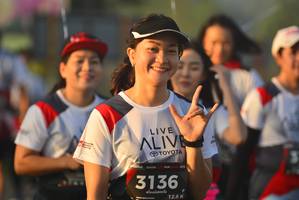 BIB: 3136, 128
                            <button type="button" onclick="openModal(6417985)" class="btn btn-primary btn-sm float-right btn-popup" data-toggle="modal" data-target=".modal-high-quality">
                        <i class="fas fa-shopping-cart"></i> Add to Cart
                    </button>
                                            <button type="button" onclick="isThisMe(6417985, true)" class="btn btn-success btn-sm float-right btn-popup btn-isme hidden" data-toggle="tooltip" data-placement="bottom" title="นี่คือรูปของคุณใช่ไหม คลิกที่นี่เพื่อเอาเข้าอัลบั้ม">
                        <i class="fas fa-plus"></i> Add to album
                    </button>
                    <button type="button" onclick="isThisMe(6417985, false)" class="btn btn-warning btn-sm float-right btn-popup btn-isnotme hidden">
                        <i class="fas fa-ban"></i> Remove from album
                    </button>