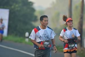 BIB: 2941, 2199
                            <button type="button" onclick="openModal(6412324)" class="btn btn-primary btn-sm float-right btn-popup" data-toggle="modal" data-target=".modal-high-quality">
                        <i class="fas fa-shopping-cart"></i> Add to Cart
                    </button>
                                            <button type="button" onclick="isThisMe(6412324, true)" class="btn btn-success btn-sm float-right btn-popup btn-isme hidden" data-toggle="tooltip" data-placement="bottom" title="นี่คือรูปของคุณใช่ไหม คลิกที่นี่เพื่อเอาเข้าอัลบั้ม">
                        <i class="fas fa-plus"></i> Add to album
                    </button>
                    <button type="button" onclick="isThisMe(6412324, false)" class="btn btn-warning btn-sm float-right btn-popup btn-isnotme hidden">
                        <i class="fas fa-ban"></i> Remove from album
                    </button>