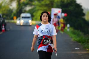 BIB: 3163
                            <button type="button" onclick="openModal(6388098)" class="btn btn-primary btn-sm float-right btn-popup" data-toggle="modal" data-target=".modal-high-quality">
                        <i class="fas fa-shopping-cart"></i> Add to Cart
                    </button>
                                            <button type="button" onclick="isThisMe(6388098, true)" class="btn btn-success btn-sm float-right btn-popup btn-isme hidden" data-toggle="tooltip" data-placement="bottom" title="นี่คือรูปของคุณใช่ไหม คลิกที่นี่เพื่อเอาเข้าอัลบั้ม">
                        <i class="fas fa-plus"></i> Add to album
                    </button>
                    <button type="button" onclick="isThisMe(6388098, false)" class="btn btn-warning btn-sm float-right btn-popup btn-isnotme hidden">
                        <i class="fas fa-ban"></i> Remove from album
                    </button>