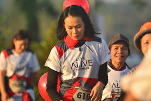 BIB: 610
                            <button type="button" onclick="openModal(6418271)" class="btn btn-primary btn-sm float-right btn-popup" data-toggle="modal" data-target=".modal-high-quality">
                        <i class="fas fa-shopping-cart"></i> Add to Cart
                    </button>
                                            <button type="button" onclick="isThisMe(6418271, true)" class="btn btn-success btn-sm float-right btn-popup btn-isme hidden" data-toggle="tooltip" data-placement="bottom" title="นี่คือรูปของคุณใช่ไหม คลิกที่นี่เพื่อเอาเข้าอัลบั้ม">
                        <i class="fas fa-plus"></i> Add to album
                    </button>
                    <button type="button" onclick="isThisMe(6418271, false)" class="btn btn-warning btn-sm float-right btn-popup btn-isnotme hidden">
                        <i class="fas fa-ban"></i> Remove from album
                    </button>