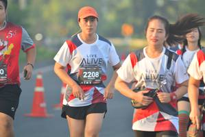 BIB: 2208, 122, 128
                            <button type="button" onclick="openModal(6417311)" class="btn btn-primary btn-sm float-right btn-popup" data-toggle="modal" data-target=".modal-high-quality">
                        <i class="fas fa-shopping-cart"></i> Add to Cart
                    </button>
                                            <button type="button" onclick="isThisMe(6417311, true)" class="btn btn-success btn-sm float-right btn-popup btn-isme hidden" data-toggle="tooltip" data-placement="bottom" title="นี่คือรูปของคุณใช่ไหม คลิกที่นี่เพื่อเอาเข้าอัลบั้ม">
                        <i class="fas fa-plus"></i> Add to album
                    </button>
                    <button type="button" onclick="isThisMe(6417311, false)" class="btn btn-warning btn-sm float-right btn-popup btn-isnotme hidden">
                        <i class="fas fa-ban"></i> Remove from album
                    </button>