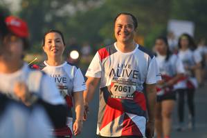 BIB: 7061
                            <button type="button" onclick="openModal(6416609)" class="btn btn-primary btn-sm float-right btn-popup" data-toggle="modal" data-target=".modal-high-quality">
                        <i class="fas fa-shopping-cart"></i> Add to Cart
                    </button>
                                            <button type="button" onclick="isThisMe(6416609, true)" class="btn btn-success btn-sm float-right btn-popup btn-isme hidden" data-toggle="tooltip" data-placement="bottom" title="นี่คือรูปของคุณใช่ไหม คลิกที่นี่เพื่อเอาเข้าอัลบั้ม">
                        <i class="fas fa-plus"></i> Add to album
                    </button>
                    <button type="button" onclick="isThisMe(6416609, false)" class="btn btn-warning btn-sm float-right btn-popup btn-isnotme hidden">
                        <i class="fas fa-ban"></i> Remove from album
                    </button>