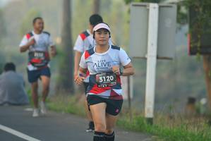 BIB: 3120, 1288
                            <button type="button" onclick="openModal(6411786)" class="btn btn-primary btn-sm float-right btn-popup" data-toggle="modal" data-target=".modal-high-quality">
                        <i class="fas fa-shopping-cart"></i> Add to Cart
                    </button>
                                            <button type="button" onclick="isThisMe(6411786, true)" class="btn btn-success btn-sm float-right btn-popup btn-isme hidden" data-toggle="tooltip" data-placement="bottom" title="นี่คือรูปของคุณใช่ไหม คลิกที่นี่เพื่อเอาเข้าอัลบั้ม">
                        <i class="fas fa-plus"></i> Add to album
                    </button>
                    <button type="button" onclick="isThisMe(6411786, false)" class="btn btn-warning btn-sm float-right btn-popup btn-isnotme hidden">
                        <i class="fas fa-ban"></i> Remove from album
                    </button>