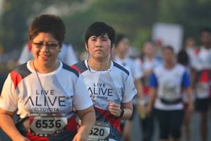 BIB: 6536, 520
                            <button type="button" onclick="openModal(6413729)" class="btn btn-primary btn-sm float-right btn-popup" data-toggle="modal" data-target=".modal-high-quality">
                        <i class="fas fa-shopping-cart"></i> Add to Cart
                    </button>
                                            <button type="button" onclick="isThisMe(6413729, true)" class="btn btn-success btn-sm float-right btn-popup btn-isme hidden" data-toggle="tooltip" data-placement="bottom" title="นี่คือรูปของคุณใช่ไหม คลิกที่นี่เพื่อเอาเข้าอัลบั้ม">
                        <i class="fas fa-plus"></i> Add to album
                    </button>
                    <button type="button" onclick="isThisMe(6413729, false)" class="btn btn-warning btn-sm float-right btn-popup btn-isnotme hidden">
                        <i class="fas fa-ban"></i> Remove from album
                    </button>