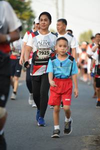 BIB: 7925
                            <button type="button" onclick="openModal(6383880)" class="btn btn-primary btn-sm float-right btn-popup" data-toggle="modal" data-target=".modal-high-quality">
                        <i class="fas fa-shopping-cart"></i> Add to Cart
                    </button>
                                            <button type="button" onclick="isThisMe(6383880, true)" class="btn btn-success btn-sm float-right btn-popup btn-isme hidden" data-toggle="tooltip" data-placement="bottom" title="นี่คือรูปของคุณใช่ไหม คลิกที่นี่เพื่อเอาเข้าอัลบั้ม">
                        <i class="fas fa-plus"></i> Add to album
                    </button>
                    <button type="button" onclick="isThisMe(6383880, false)" class="btn btn-warning btn-sm float-right btn-popup btn-isnotme hidden">
                        <i class="fas fa-ban"></i> Remove from album
                    </button>