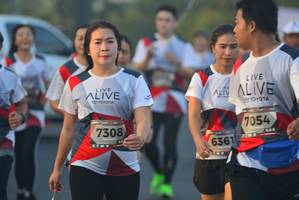 BIB: 7054, 7308, 6361
                            <button type="button" onclick="openModal(6413436)" class="btn btn-primary btn-sm float-right btn-popup" data-toggle="modal" data-target=".modal-high-quality">
                        <i class="fas fa-shopping-cart"></i> Add to Cart
                    </button>
                                            <button type="button" onclick="isThisMe(6413436, true)" class="btn btn-success btn-sm float-right btn-popup btn-isme hidden" data-toggle="tooltip" data-placement="bottom" title="นี่คือรูปของคุณใช่ไหม คลิกที่นี่เพื่อเอาเข้าอัลบั้ม">
                        <i class="fas fa-plus"></i> Add to album
                    </button>
                    <button type="button" onclick="isThisMe(6413436, false)" class="btn btn-warning btn-sm float-right btn-popup btn-isnotme hidden">
                        <i class="fas fa-ban"></i> Remove from album
                    </button>