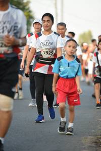 BIB: 7925
                            <button type="button" onclick="openModal(6383873)" class="btn btn-primary btn-sm float-right btn-popup" data-toggle="modal" data-target=".modal-high-quality">
                        <i class="fas fa-shopping-cart"></i> Add to Cart
                    </button>
                                            <button type="button" onclick="isThisMe(6383873, true)" class="btn btn-success btn-sm float-right btn-popup btn-isme hidden" data-toggle="tooltip" data-placement="bottom" title="นี่คือรูปของคุณใช่ไหม คลิกที่นี่เพื่อเอาเข้าอัลบั้ม">
                        <i class="fas fa-plus"></i> Add to album
                    </button>
                    <button type="button" onclick="isThisMe(6383873, false)" class="btn btn-warning btn-sm float-right btn-popup btn-isnotme hidden">
                        <i class="fas fa-ban"></i> Remove from album
                    </button>