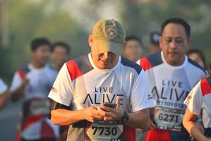 BIB: 6271, 7730
                            <button type="button" onclick="openModal(6414702)" class="btn btn-primary btn-sm float-right btn-popup" data-toggle="modal" data-target=".modal-high-quality">
                        <i class="fas fa-shopping-cart"></i> Add to Cart
                    </button>
                                            <button type="button" onclick="isThisMe(6414702, true)" class="btn btn-success btn-sm float-right btn-popup btn-isme hidden" data-toggle="tooltip" data-placement="bottom" title="นี่คือรูปของคุณใช่ไหม คลิกที่นี่เพื่อเอาเข้าอัลบั้ม">
                        <i class="fas fa-plus"></i> Add to album
                    </button>
                    <button type="button" onclick="isThisMe(6414702, false)" class="btn btn-warning btn-sm float-right btn-popup btn-isnotme hidden">
                        <i class="fas fa-ban"></i> Remove from album
                    </button>