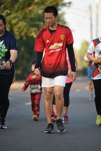 BIB: 8005
                            <button type="button" onclick="openModal(6385715)" class="btn btn-primary btn-sm float-right btn-popup" data-toggle="modal" data-target=".modal-high-quality">
                        <i class="fas fa-shopping-cart"></i> Add to Cart
                    </button>
                                            <button type="button" onclick="isThisMe(6385715, true)" class="btn btn-success btn-sm float-right btn-popup btn-isme hidden" data-toggle="tooltip" data-placement="bottom" title="นี่คือรูปของคุณใช่ไหม คลิกที่นี่เพื่อเอาเข้าอัลบั้ม">
                        <i class="fas fa-plus"></i> Add to album
                    </button>
                    <button type="button" onclick="isThisMe(6385715, false)" class="btn btn-warning btn-sm float-right btn-popup btn-isnotme hidden">
                        <i class="fas fa-ban"></i> Remove from album
                    </button>