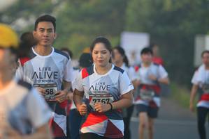 BIB: 767
                            <button type="button" onclick="openModal(6413638)" class="btn btn-primary btn-sm float-right btn-popup" data-toggle="modal" data-target=".modal-high-quality">
                        <i class="fas fa-shopping-cart"></i> Add to Cart
                    </button>
                                            <button type="button" onclick="isThisMe(6413638, true)" class="btn btn-success btn-sm float-right btn-popup btn-isme hidden" data-toggle="tooltip" data-placement="bottom" title="นี่คือรูปของคุณใช่ไหม คลิกที่นี่เพื่อเอาเข้าอัลบั้ม">
                        <i class="fas fa-plus"></i> Add to album
                    </button>
                    <button type="button" onclick="isThisMe(6413638, false)" class="btn btn-warning btn-sm float-right btn-popup btn-isnotme hidden">
                        <i class="fas fa-ban"></i> Remove from album
                    </button>