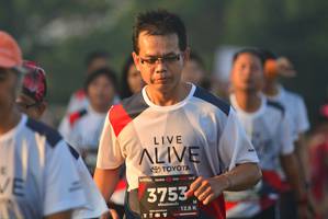 BIB: 3753, 128
                            <button type="button" onclick="openModal(6414106)" class="btn btn-primary btn-sm float-right btn-popup" data-toggle="modal" data-target=".modal-high-quality">
                        <i class="fas fa-shopping-cart"></i> Add to Cart
                    </button>
                                            <button type="button" onclick="isThisMe(6414106, true)" class="btn btn-success btn-sm float-right btn-popup btn-isme hidden" data-toggle="tooltip" data-placement="bottom" title="นี่คือรูปของคุณใช่ไหม คลิกที่นี่เพื่อเอาเข้าอัลบั้ม">
                        <i class="fas fa-plus"></i> Add to album
                    </button>
                    <button type="button" onclick="isThisMe(6414106, false)" class="btn btn-warning btn-sm float-right btn-popup btn-isnotme hidden">
                        <i class="fas fa-ban"></i> Remove from album
                    </button>