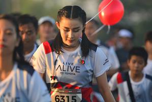 BIB: 6315
                            <button type="button" onclick="openModal(6412971)" class="btn btn-primary btn-sm float-right btn-popup" data-toggle="modal" data-target=".modal-high-quality">
                        <i class="fas fa-shopping-cart"></i> Add to Cart
                    </button>
                                            <button type="button" onclick="isThisMe(6412971, true)" class="btn btn-success btn-sm float-right btn-popup btn-isme hidden" data-toggle="tooltip" data-placement="bottom" title="นี่คือรูปของคุณใช่ไหม คลิกที่นี่เพื่อเอาเข้าอัลบั้ม">
                        <i class="fas fa-plus"></i> Add to album
                    </button>
                    <button type="button" onclick="isThisMe(6412971, false)" class="btn btn-warning btn-sm float-right btn-popup btn-isnotme hidden">
                        <i class="fas fa-ban"></i> Remove from album
                    </button>