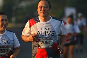 BIB: 7061, 321
                            <button type="button" onclick="openModal(6404656)" class="btn btn-primary btn-sm float-right btn-popup" data-toggle="modal" data-target=".modal-high-quality">
                        <i class="fas fa-shopping-cart"></i> Add to Cart
                    </button>
                                            <button type="button" onclick="isThisMe(6404656, true)" class="btn btn-success btn-sm float-right btn-popup btn-isme hidden" data-toggle="tooltip" data-placement="bottom" title="นี่คือรูปของคุณใช่ไหม คลิกที่นี่เพื่อเอาเข้าอัลบั้ม">
                        <i class="fas fa-plus"></i> Add to album
                    </button>
                    <button type="button" onclick="isThisMe(6404656, false)" class="btn btn-warning btn-sm float-right btn-popup btn-isnotme hidden">
                        <i class="fas fa-ban"></i> Remove from album
                    </button>