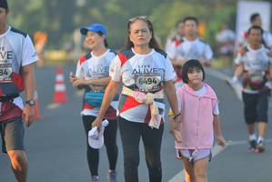 BIB: 6494
                            <button type="button" onclick="openModal(6416360)" class="btn btn-primary btn-sm float-right btn-popup" data-toggle="modal" data-target=".modal-high-quality">
                        <i class="fas fa-shopping-cart"></i> Add to Cart
                    </button>
                                            <button type="button" onclick="isThisMe(6416360, true)" class="btn btn-success btn-sm float-right btn-popup btn-isme hidden" data-toggle="tooltip" data-placement="bottom" title="นี่คือรูปของคุณใช่ไหม คลิกที่นี่เพื่อเอาเข้าอัลบั้ม">
                        <i class="fas fa-plus"></i> Add to album
                    </button>
                    <button type="button" onclick="isThisMe(6416360, false)" class="btn btn-warning btn-sm float-right btn-popup btn-isnotme hidden">
                        <i class="fas fa-ban"></i> Remove from album
                    </button>