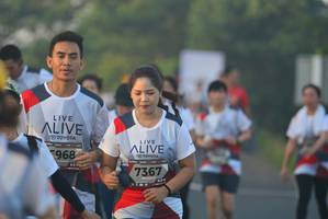 BIB: 968, 7367
                            <button type="button" onclick="openModal(6413642)" class="btn btn-primary btn-sm float-right btn-popup" data-toggle="modal" data-target=".modal-high-quality">
                        <i class="fas fa-shopping-cart"></i> Add to Cart
                    </button>
                                            <button type="button" onclick="isThisMe(6413642, true)" class="btn btn-success btn-sm float-right btn-popup btn-isme hidden" data-toggle="tooltip" data-placement="bottom" title="นี่คือรูปของคุณใช่ไหม คลิกที่นี่เพื่อเอาเข้าอัลบั้ม">
                        <i class="fas fa-plus"></i> Add to album
                    </button>
                    <button type="button" onclick="isThisMe(6413642, false)" class="btn btn-warning btn-sm float-right btn-popup btn-isnotme hidden">
                        <i class="fas fa-ban"></i> Remove from album
                    </button>