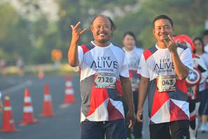 BIB: 7126, 043
                            <button type="button" onclick="openModal(6416267)" class="btn btn-primary btn-sm float-right btn-popup" data-toggle="modal" data-target=".modal-high-quality">
                        <i class="fas fa-shopping-cart"></i> Add to Cart
                    </button>
                                            <button type="button" onclick="isThisMe(6416267, true)" class="btn btn-success btn-sm float-right btn-popup btn-isme hidden" data-toggle="tooltip" data-placement="bottom" title="นี่คือรูปของคุณใช่ไหม คลิกที่นี่เพื่อเอาเข้าอัลบั้ม">
                        <i class="fas fa-plus"></i> Add to album
                    </button>
                    <button type="button" onclick="isThisMe(6416267, false)" class="btn btn-warning btn-sm float-right btn-popup btn-isnotme hidden">
                        <i class="fas fa-ban"></i> Remove from album
                    </button>