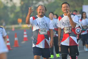 BIB: 7126, 7043
                            <button type="button" onclick="openModal(6416258)" class="btn btn-primary btn-sm float-right btn-popup" data-toggle="modal" data-target=".modal-high-quality">
                        <i class="fas fa-shopping-cart"></i> Add to Cart
                    </button>
                                            <button type="button" onclick="isThisMe(6416258, true)" class="btn btn-success btn-sm float-right btn-popup btn-isme hidden" data-toggle="tooltip" data-placement="bottom" title="นี่คือรูปของคุณใช่ไหม คลิกที่นี่เพื่อเอาเข้าอัลบั้ม">
                        <i class="fas fa-plus"></i> Add to album
                    </button>
                    <button type="button" onclick="isThisMe(6416258, false)" class="btn btn-warning btn-sm float-right btn-popup btn-isnotme hidden">
                        <i class="fas fa-ban"></i> Remove from album
                    </button>