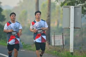 BIB: 2944, 295
                            <button type="button" onclick="openModal(6403889)" class="btn btn-primary btn-sm float-right btn-popup" data-toggle="modal" data-target=".modal-high-quality">
                        <i class="fas fa-shopping-cart"></i> Add to Cart
                    </button>
                                            <button type="button" onclick="isThisMe(6403889, true)" class="btn btn-success btn-sm float-right btn-popup btn-isme hidden" data-toggle="tooltip" data-placement="bottom" title="นี่คือรูปของคุณใช่ไหม คลิกที่นี่เพื่อเอาเข้าอัลบั้ม">
                        <i class="fas fa-plus"></i> Add to album
                    </button>
                    <button type="button" onclick="isThisMe(6403889, false)" class="btn btn-warning btn-sm float-right btn-popup btn-isnotme hidden">
                        <i class="fas fa-ban"></i> Remove from album
                    </button>