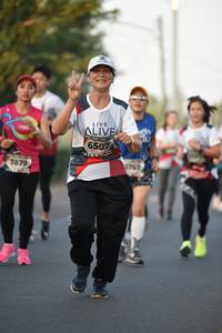 BIB: 6507, 7879, 763
                            <button type="button" onclick="openModal(6382198)" class="btn btn-primary btn-sm float-right btn-popup" data-toggle="modal" data-target=".modal-high-quality">
                        <i class="fas fa-shopping-cart"></i> Add to Cart
                    </button>
                                            <button type="button" onclick="isThisMe(6382198, true)" class="btn btn-success btn-sm float-right btn-popup btn-isme hidden" data-toggle="tooltip" data-placement="bottom" title="นี่คือรูปของคุณใช่ไหม คลิกที่นี่เพื่อเอาเข้าอัลบั้ม">
                        <i class="fas fa-plus"></i> Add to album
                    </button>
                    <button type="button" onclick="isThisMe(6382198, false)" class="btn btn-warning btn-sm float-right btn-popup btn-isnotme hidden">
                        <i class="fas fa-ban"></i> Remove from album
                    </button>