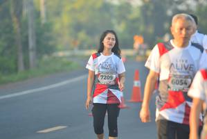 BIB: 7209, 6054
                            <button type="button" onclick="openModal(6403058)" class="btn btn-primary btn-sm float-right btn-popup" data-toggle="modal" data-target=".modal-high-quality">
                        <i class="fas fa-shopping-cart"></i> Add to Cart
                    </button>
                                            <button type="button" onclick="isThisMe(6403058, true)" class="btn btn-success btn-sm float-right btn-popup btn-isme hidden" data-toggle="tooltip" data-placement="bottom" title="นี่คือรูปของคุณใช่ไหม คลิกที่นี่เพื่อเอาเข้าอัลบั้ม">
                        <i class="fas fa-plus"></i> Add to album
                    </button>
                    <button type="button" onclick="isThisMe(6403058, false)" class="btn btn-warning btn-sm float-right btn-popup btn-isnotme hidden">
                        <i class="fas fa-ban"></i> Remove from album
                    </button>