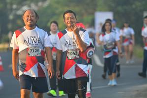 BIB: 7126, 7043
                            <button type="button" onclick="openModal(6416250)" class="btn btn-primary btn-sm float-right btn-popup" data-toggle="modal" data-target=".modal-high-quality">
                        <i class="fas fa-shopping-cart"></i> Add to Cart
                    </button>
                                            <button type="button" onclick="isThisMe(6416250, true)" class="btn btn-success btn-sm float-right btn-popup btn-isme hidden" data-toggle="tooltip" data-placement="bottom" title="นี่คือรูปของคุณใช่ไหม คลิกที่นี่เพื่อเอาเข้าอัลบั้ม">
                        <i class="fas fa-plus"></i> Add to album
                    </button>
                    <button type="button" onclick="isThisMe(6416250, false)" class="btn btn-warning btn-sm float-right btn-popup btn-isnotme hidden">
                        <i class="fas fa-ban"></i> Remove from album
                    </button>