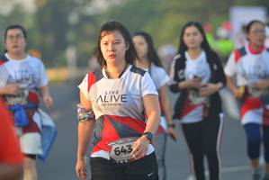 BIB: 643
                            <button type="button" onclick="openModal(6414825)" class="btn btn-primary btn-sm float-right btn-popup" data-toggle="modal" data-target=".modal-high-quality">
                        <i class="fas fa-shopping-cart"></i> Add to Cart
                    </button>
                                            <button type="button" onclick="isThisMe(6414825, true)" class="btn btn-success btn-sm float-right btn-popup btn-isme hidden" data-toggle="tooltip" data-placement="bottom" title="นี่คือรูปของคุณใช่ไหม คลิกที่นี่เพื่อเอาเข้าอัลบั้ม">
                        <i class="fas fa-plus"></i> Add to album
                    </button>
                    <button type="button" onclick="isThisMe(6414825, false)" class="btn btn-warning btn-sm float-right btn-popup btn-isnotme hidden">
                        <i class="fas fa-ban"></i> Remove from album
                    </button>