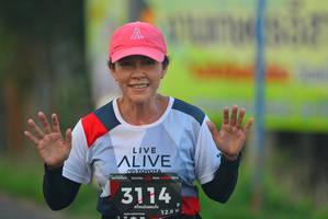 BIB: 201, 3114, 128
                            <button type="button" onclick="openModal(6403350)" class="btn btn-primary btn-sm float-right btn-popup" data-toggle="modal" data-target=".modal-high-quality">
                        <i class="fas fa-shopping-cart"></i> Add to Cart
                    </button>
                                            <button type="button" onclick="isThisMe(6403350, true)" class="btn btn-success btn-sm float-right btn-popup btn-isme hidden" data-toggle="tooltip" data-placement="bottom" title="นี่คือรูปของคุณใช่ไหม คลิกที่นี่เพื่อเอาเข้าอัลบั้ม">
                        <i class="fas fa-plus"></i> Add to album
                    </button>
                    <button type="button" onclick="isThisMe(6403350, false)" class="btn btn-warning btn-sm float-right btn-popup btn-isnotme hidden">
                        <i class="fas fa-ban"></i> Remove from album
                    </button>