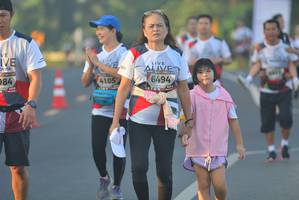 BIB: 6494, 4105, 984
                            <button type="button" onclick="openModal(6401891)" class="btn btn-primary btn-sm float-right btn-popup" data-toggle="modal" data-target=".modal-high-quality">
                        <i class="fas fa-shopping-cart"></i> Add to Cart
                    </button>
                                            <button type="button" onclick="isThisMe(6401891, true)" class="btn btn-success btn-sm float-right btn-popup btn-isme hidden" data-toggle="tooltip" data-placement="bottom" title="นี่คือรูปของคุณใช่ไหม คลิกที่นี่เพื่อเอาเข้าอัลบั้ม">
                        <i class="fas fa-plus"></i> Add to album
                    </button>
                    <button type="button" onclick="isThisMe(6401891, false)" class="btn btn-warning btn-sm float-right btn-popup btn-isnotme hidden">
                        <i class="fas fa-ban"></i> Remove from album
                    </button>