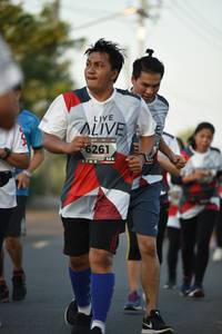 BIB: 6261
                            <button type="button" onclick="openModal(6382990)" class="btn btn-primary btn-sm float-right btn-popup" data-toggle="modal" data-target=".modal-high-quality">
                        <i class="fas fa-shopping-cart"></i> Add to Cart
                    </button>
                                            <button type="button" onclick="isThisMe(6382990, true)" class="btn btn-success btn-sm float-right btn-popup btn-isme hidden" data-toggle="tooltip" data-placement="bottom" title="นี่คือรูปของคุณใช่ไหม คลิกที่นี่เพื่อเอาเข้าอัลบั้ม">
                        <i class="fas fa-plus"></i> Add to album
                    </button>
                    <button type="button" onclick="isThisMe(6382990, false)" class="btn btn-warning btn-sm float-right btn-popup btn-isnotme hidden">
                        <i class="fas fa-ban"></i> Remove from album
                    </button>