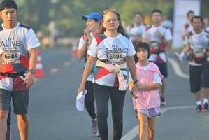 BIB: 6494, 6984
                            <button type="button" onclick="openModal(6403473)" class="btn btn-primary btn-sm float-right btn-popup" data-toggle="modal" data-target=".modal-high-quality">
                        <i class="fas fa-shopping-cart"></i> Add to Cart
                    </button>
                                            <button type="button" onclick="isThisMe(6403473, true)" class="btn btn-success btn-sm float-right btn-popup btn-isme hidden" data-toggle="tooltip" data-placement="bottom" title="นี่คือรูปของคุณใช่ไหม คลิกที่นี่เพื่อเอาเข้าอัลบั้ม">
                        <i class="fas fa-plus"></i> Add to album
                    </button>
                    <button type="button" onclick="isThisMe(6403473, false)" class="btn btn-warning btn-sm float-right btn-popup btn-isnotme hidden">
                        <i class="fas fa-ban"></i> Remove from album
                    </button>