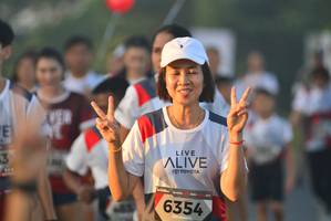 BIB: 6354
                            <button type="button" onclick="openModal(6412908)" class="btn btn-primary btn-sm float-right btn-popup" data-toggle="modal" data-target=".modal-high-quality">
                        <i class="fas fa-shopping-cart"></i> Add to Cart
                    </button>
                                            <button type="button" onclick="isThisMe(6412908, true)" class="btn btn-success btn-sm float-right btn-popup btn-isme hidden" data-toggle="tooltip" data-placement="bottom" title="นี่คือรูปของคุณใช่ไหม คลิกที่นี่เพื่อเอาเข้าอัลบั้ม">
                        <i class="fas fa-plus"></i> Add to album
                    </button>
                    <button type="button" onclick="isThisMe(6412908, false)" class="btn btn-warning btn-sm float-right btn-popup btn-isnotme hidden">
                        <i class="fas fa-ban"></i> Remove from album
                    </button>