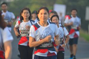 BIB: 6393
                            <button type="button" onclick="openModal(6415988)" class="btn btn-primary btn-sm float-right btn-popup" data-toggle="modal" data-target=".modal-high-quality">
                        <i class="fas fa-shopping-cart"></i> Add to Cart
                    </button>
                                            <button type="button" onclick="isThisMe(6415988, true)" class="btn btn-success btn-sm float-right btn-popup btn-isme hidden" data-toggle="tooltip" data-placement="bottom" title="นี่คือรูปของคุณใช่ไหม คลิกที่นี่เพื่อเอาเข้าอัลบั้ม">
                        <i class="fas fa-plus"></i> Add to album
                    </button>
                    <button type="button" onclick="isThisMe(6415988, false)" class="btn btn-warning btn-sm float-right btn-popup btn-isnotme hidden">
                        <i class="fas fa-ban"></i> Remove from album
                    </button>