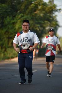 BIB: 7115, 782
                            <button type="button" onclick="openModal(6387557)" class="btn btn-primary btn-sm float-right btn-popup" data-toggle="modal" data-target=".modal-high-quality">
                        <i class="fas fa-shopping-cart"></i> Add to Cart
                    </button>
                                            <button type="button" onclick="isThisMe(6387557, true)" class="btn btn-success btn-sm float-right btn-popup btn-isme hidden" data-toggle="tooltip" data-placement="bottom" title="นี่คือรูปของคุณใช่ไหม คลิกที่นี่เพื่อเอาเข้าอัลบั้ม">
                        <i class="fas fa-plus"></i> Add to album
                    </button>
                    <button type="button" onclick="isThisMe(6387557, false)" class="btn btn-warning btn-sm float-right btn-popup btn-isnotme hidden">
                        <i class="fas fa-ban"></i> Remove from album
                    </button>