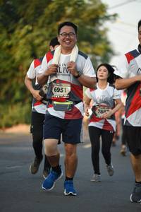 BIB: 6931, 788
                            <button type="button" onclick="openModal(6384120)" class="btn btn-primary btn-sm float-right btn-popup" data-toggle="modal" data-target=".modal-high-quality">
                        <i class="fas fa-shopping-cart"></i> Add to Cart
                    </button>
                                            <button type="button" onclick="isThisMe(6384120, true)" class="btn btn-success btn-sm float-right btn-popup btn-isme hidden" data-toggle="tooltip" data-placement="bottom" title="นี่คือรูปของคุณใช่ไหม คลิกที่นี่เพื่อเอาเข้าอัลบั้ม">
                        <i class="fas fa-plus"></i> Add to album
                    </button>
                    <button type="button" onclick="isThisMe(6384120, false)" class="btn btn-warning btn-sm float-right btn-popup btn-isnotme hidden">
                        <i class="fas fa-ban"></i> Remove from album
                    </button>