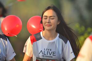 BIB: 
                            <button type="button" onclick="openModal(6402785)" class="btn btn-primary btn-sm float-right btn-popup" data-toggle="modal" data-target=".modal-high-quality">
                        <i class="fas fa-shopping-cart"></i> Add to Cart
                    </button>
                                            <button type="button" onclick="isThisMe(6402785, true)" class="btn btn-success btn-sm float-right btn-popup btn-isme hidden" data-toggle="tooltip" data-placement="bottom" title="นี่คือรูปของคุณใช่ไหม คลิกที่นี่เพื่อเอาเข้าอัลบั้ม">
                        <i class="fas fa-plus"></i> Add to album
                    </button>
                    <button type="button" onclick="isThisMe(6402785, false)" class="btn btn-warning btn-sm float-right btn-popup btn-isnotme hidden">
                        <i class="fas fa-ban"></i> Remove from album
                    </button>