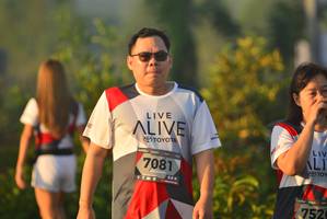 BIB: 7081, 752
                            <button type="button" onclick="openModal(6404615)" class="btn btn-primary btn-sm float-right btn-popup" data-toggle="modal" data-target=".modal-high-quality">
                        <i class="fas fa-shopping-cart"></i> Add to Cart
                    </button>
                                            <button type="button" onclick="isThisMe(6404615, true)" class="btn btn-success btn-sm float-right btn-popup btn-isme hidden" data-toggle="tooltip" data-placement="bottom" title="นี่คือรูปของคุณใช่ไหม คลิกที่นี่เพื่อเอาเข้าอัลบั้ม">
                        <i class="fas fa-plus"></i> Add to album
                    </button>
                    <button type="button" onclick="isThisMe(6404615, false)" class="btn btn-warning btn-sm float-right btn-popup btn-isnotme hidden">
                        <i class="fas fa-ban"></i> Remove from album
                    </button>