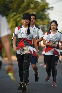 BIB: 7305, 102
                            <button type="button" onclick="openModal(6385090)" class="btn btn-primary btn-sm float-right btn-popup" data-toggle="modal" data-target=".modal-high-quality">
                        <i class="fas fa-shopping-cart"></i> Add to Cart
                    </button>
                                            <button type="button" onclick="isThisMe(6385090, true)" class="btn btn-success btn-sm float-right btn-popup btn-isme hidden" data-toggle="tooltip" data-placement="bottom" title="นี่คือรูปของคุณใช่ไหม คลิกที่นี่เพื่อเอาเข้าอัลบั้ม">
                        <i class="fas fa-plus"></i> Add to album
                    </button>
                    <button type="button" onclick="isThisMe(6385090, false)" class="btn btn-warning btn-sm float-right btn-popup btn-isnotme hidden">
                        <i class="fas fa-ban"></i> Remove from album
                    </button>