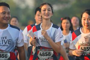 BIB: 485, 4858
                            <button type="button" onclick="openModal(6413473)" class="btn btn-primary btn-sm float-right btn-popup" data-toggle="modal" data-target=".modal-high-quality">
                        <i class="fas fa-shopping-cart"></i> Add to Cart
                    </button>
                                            <button type="button" onclick="isThisMe(6413473, true)" class="btn btn-success btn-sm float-right btn-popup btn-isme hidden" data-toggle="tooltip" data-placement="bottom" title="นี่คือรูปของคุณใช่ไหม คลิกที่นี่เพื่อเอาเข้าอัลบั้ม">
                        <i class="fas fa-plus"></i> Add to album
                    </button>
                    <button type="button" onclick="isThisMe(6413473, false)" class="btn btn-warning btn-sm float-right btn-popup btn-isnotme hidden">
                        <i class="fas fa-ban"></i> Remove from album
                    </button>