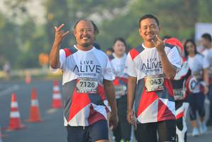 BIB: 7126, 7043
                            <button type="button" onclick="openModal(6416262)" class="btn btn-primary btn-sm float-right btn-popup" data-toggle="modal" data-target=".modal-high-quality">
                        <i class="fas fa-shopping-cart"></i> Add to Cart
                    </button>
                                            <button type="button" onclick="isThisMe(6416262, true)" class="btn btn-success btn-sm float-right btn-popup btn-isme hidden" data-toggle="tooltip" data-placement="bottom" title="นี่คือรูปของคุณใช่ไหม คลิกที่นี่เพื่อเอาเข้าอัลบั้ม">
                        <i class="fas fa-plus"></i> Add to album
                    </button>
                    <button type="button" onclick="isThisMe(6416262, false)" class="btn btn-warning btn-sm float-right btn-popup btn-isnotme hidden">
                        <i class="fas fa-ban"></i> Remove from album
                    </button>