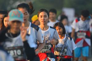 BIB: 6055, 810
                            <button type="button" onclick="openModal(6412785)" class="btn btn-primary btn-sm float-right btn-popup" data-toggle="modal" data-target=".modal-high-quality">
                        <i class="fas fa-shopping-cart"></i> Add to Cart
                    </button>
                                            <button type="button" onclick="isThisMe(6412785, true)" class="btn btn-success btn-sm float-right btn-popup btn-isme hidden" data-toggle="tooltip" data-placement="bottom" title="นี่คือรูปของคุณใช่ไหม คลิกที่นี่เพื่อเอาเข้าอัลบั้ม">
                        <i class="fas fa-plus"></i> Add to album
                    </button>
                    <button type="button" onclick="isThisMe(6412785, false)" class="btn btn-warning btn-sm float-right btn-popup btn-isnotme hidden">
                        <i class="fas fa-ban"></i> Remove from album
                    </button>