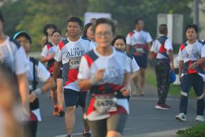 BIB: 625
                            <button type="button" onclick="openModal(6404908)" class="btn btn-primary btn-sm float-right btn-popup" data-toggle="modal" data-target=".modal-high-quality">
                        <i class="fas fa-shopping-cart"></i> Add to Cart
                    </button>
                                            <button type="button" onclick="isThisMe(6404908, true)" class="btn btn-success btn-sm float-right btn-popup btn-isme hidden" data-toggle="tooltip" data-placement="bottom" title="นี่คือรูปของคุณใช่ไหม คลิกที่นี่เพื่อเอาเข้าอัลบั้ม">
                        <i class="fas fa-plus"></i> Add to album
                    </button>
                    <button type="button" onclick="isThisMe(6404908, false)" class="btn btn-warning btn-sm float-right btn-popup btn-isnotme hidden">
                        <i class="fas fa-ban"></i> Remove from album
                    </button>