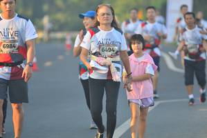 BIB: 6984, 6494
                            <button type="button" onclick="openModal(6416357)" class="btn btn-primary btn-sm float-right btn-popup" data-toggle="modal" data-target=".modal-high-quality">
                        <i class="fas fa-shopping-cart"></i> Add to Cart
                    </button>
                                            <button type="button" onclick="isThisMe(6416357, true)" class="btn btn-success btn-sm float-right btn-popup btn-isme hidden" data-toggle="tooltip" data-placement="bottom" title="นี่คือรูปของคุณใช่ไหม คลิกที่นี่เพื่อเอาเข้าอัลบั้ม">
                        <i class="fas fa-plus"></i> Add to album
                    </button>
                    <button type="button" onclick="isThisMe(6416357, false)" class="btn btn-warning btn-sm float-right btn-popup btn-isnotme hidden">
                        <i class="fas fa-ban"></i> Remove from album
                    </button>