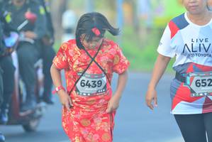 BIB: 6439, 652
                            <button type="button" onclick="openModal(6418607)" class="btn btn-primary btn-sm float-right btn-popup" data-toggle="modal" data-target=".modal-high-quality">
                        <i class="fas fa-shopping-cart"></i> Add to Cart
                    </button>
                                            <button type="button" onclick="isThisMe(6418607, true)" class="btn btn-success btn-sm float-right btn-popup btn-isme hidden" data-toggle="tooltip" data-placement="bottom" title="นี่คือรูปของคุณใช่ไหม คลิกที่นี่เพื่อเอาเข้าอัลบั้ม">
                        <i class="fas fa-plus"></i> Add to album
                    </button>
                    <button type="button" onclick="isThisMe(6418607, false)" class="btn btn-warning btn-sm float-right btn-popup btn-isnotme hidden">
                        <i class="fas fa-ban"></i> Remove from album
                    </button>