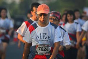 BIB: 7624
                            <button type="button" onclick="openModal(6414102)" class="btn btn-primary btn-sm float-right btn-popup" data-toggle="modal" data-target=".modal-high-quality">
                        <i class="fas fa-shopping-cart"></i> Add to Cart
                    </button>
                                            <button type="button" onclick="isThisMe(6414102, true)" class="btn btn-success btn-sm float-right btn-popup btn-isme hidden" data-toggle="tooltip" data-placement="bottom" title="นี่คือรูปของคุณใช่ไหม คลิกที่นี่เพื่อเอาเข้าอัลบั้ม">
                        <i class="fas fa-plus"></i> Add to album
                    </button>
                    <button type="button" onclick="isThisMe(6414102, false)" class="btn btn-warning btn-sm float-right btn-popup btn-isnotme hidden">
                        <i class="fas fa-ban"></i> Remove from album
                    </button>