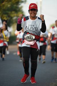 BIB: 1533
                            <button type="button" onclick="openModal(6385622)" class="btn btn-primary btn-sm float-right btn-popup" data-toggle="modal" data-target=".modal-high-quality">
                        <i class="fas fa-shopping-cart"></i> Add to Cart
                    </button>
                                            <button type="button" onclick="isThisMe(6385622, true)" class="btn btn-success btn-sm float-right btn-popup btn-isme hidden" data-toggle="tooltip" data-placement="bottom" title="นี่คือรูปของคุณใช่ไหม คลิกที่นี่เพื่อเอาเข้าอัลบั้ม">
                        <i class="fas fa-plus"></i> Add to album
                    </button>
                    <button type="button" onclick="isThisMe(6385622, false)" class="btn btn-warning btn-sm float-right btn-popup btn-isnotme hidden">
                        <i class="fas fa-ban"></i> Remove from album
                    </button>