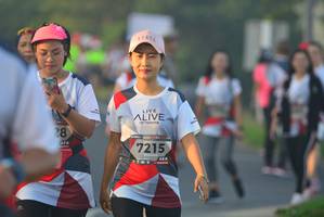 BIB: 7215
                            <button type="button" onclick="openModal(6414760)" class="btn btn-primary btn-sm float-right btn-popup" data-toggle="modal" data-target=".modal-high-quality">
                        <i class="fas fa-shopping-cart"></i> Add to Cart
                    </button>
                                            <button type="button" onclick="isThisMe(6414760, true)" class="btn btn-success btn-sm float-right btn-popup btn-isme hidden" data-toggle="tooltip" data-placement="bottom" title="นี่คือรูปของคุณใช่ไหม คลิกที่นี่เพื่อเอาเข้าอัลบั้ม">
                        <i class="fas fa-plus"></i> Add to album
                    </button>
                    <button type="button" onclick="isThisMe(6414760, false)" class="btn btn-warning btn-sm float-right btn-popup btn-isnotme hidden">
                        <i class="fas fa-ban"></i> Remove from album
                    </button>