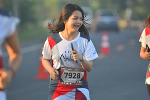 BIB: 7928
                            <button type="button" onclick="openModal(6402628)" class="btn btn-primary btn-sm float-right btn-popup" data-toggle="modal" data-target=".modal-high-quality">
                        <i class="fas fa-shopping-cart"></i> Add to Cart
                    </button>
                                            <button type="button" onclick="isThisMe(6402628, true)" class="btn btn-success btn-sm float-right btn-popup btn-isme hidden" data-toggle="tooltip" data-placement="bottom" title="นี่คือรูปของคุณใช่ไหม คลิกที่นี่เพื่อเอาเข้าอัลบั้ม">
                        <i class="fas fa-plus"></i> Add to album
                    </button>
                    <button type="button" onclick="isThisMe(6402628, false)" class="btn btn-warning btn-sm float-right btn-popup btn-isnotme hidden">
                        <i class="fas fa-ban"></i> Remove from album
                    </button>