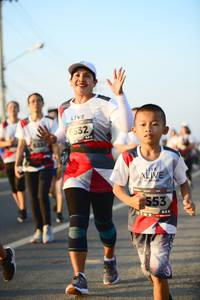 BIB: 6532, 553
                            <button type="button" onclick="openModal(6460243)" class="btn btn-primary btn-sm float-right btn-popup" data-toggle="modal" data-target=".modal-high-quality">
                        <i class="fas fa-shopping-cart"></i> Add to Cart
                    </button>
                                            <button type="button" onclick="isThisMe(6460243, true)" class="btn btn-success btn-sm float-right btn-popup btn-isme hidden" data-toggle="tooltip" data-placement="bottom" title="นี่คือรูปของคุณใช่ไหม คลิกที่นี่เพื่อเอาเข้าอัลบั้ม">
                        <i class="fas fa-plus"></i> Add to album
                    </button>
                    <button type="button" onclick="isThisMe(6460243, false)" class="btn btn-warning btn-sm float-right btn-popup btn-isnotme hidden">
                        <i class="fas fa-ban"></i> Remove from album
                    </button>