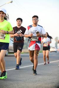 BIB: 530, 7739
                            <button type="button" onclick="openModal(6457532)" class="btn btn-primary btn-sm float-right btn-popup" data-toggle="modal" data-target=".modal-high-quality">
                        <i class="fas fa-shopping-cart"></i> Add to Cart
                    </button>
                                            <button type="button" onclick="isThisMe(6457532, true)" class="btn btn-success btn-sm float-right btn-popup btn-isme hidden" data-toggle="tooltip" data-placement="bottom" title="นี่คือรูปของคุณใช่ไหม คลิกที่นี่เพื่อเอาเข้าอัลบั้ม">
                        <i class="fas fa-plus"></i> Add to album
                    </button>
                    <button type="button" onclick="isThisMe(6457532, false)" class="btn btn-warning btn-sm float-right btn-popup btn-isnotme hidden">
                        <i class="fas fa-ban"></i> Remove from album
                    </button>